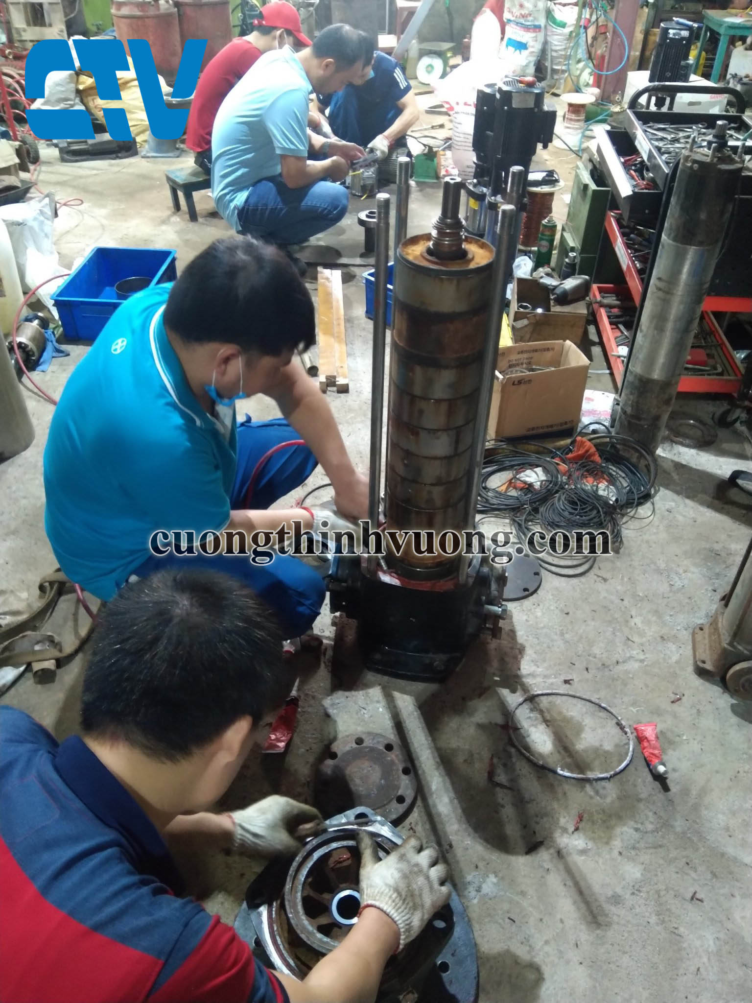 Thay buồng và cánh máy bơm trục đứng Saer tại xưởng Cường Thịnh Vương