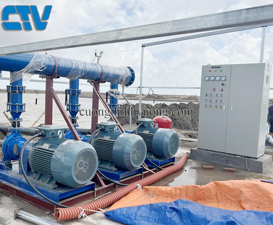 Lắp đặt cụm máy bơm tăng áp 75Kw cấp nước cho hệ thống tưới cây ở Sân Golf